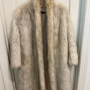 Elegant Faux Fur Coat in Gray size 12/14